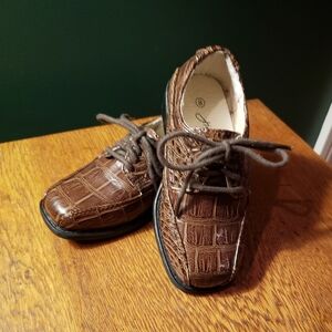 NEW! Crocodile Kids Brown Shoes (Sz 8)
